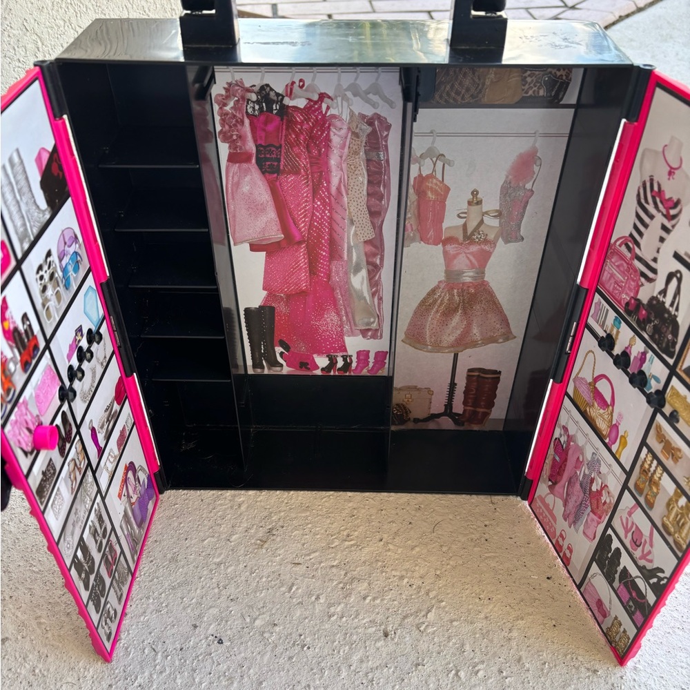 Barbie Fashion Closet - Black and Pink